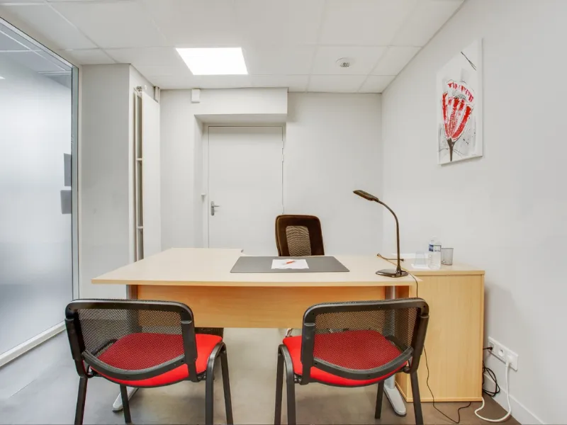 Bureau un poste au sein du centre d'affaires BURO Club Limoges