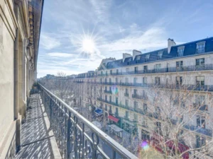 Balcon centre Paris Champs Elysées