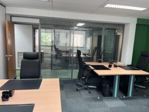 Bureau 43 - 30 m² - 6 postes - Vue du Bur 43 vers le Bur 35 - Levallois
