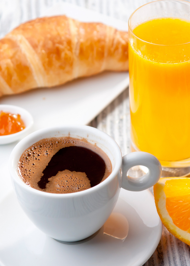 Café/thé, viennoiseries, jus de fruits