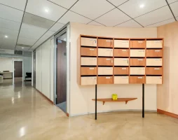 Espace boîtes aux lettres pour la domiciliation d'entreprise au centre d'affaires BURO Club Nancy
