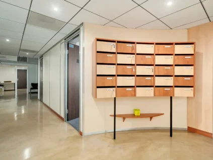 Espace boîtes aux lettres pour la domiciliation d'entreprise au centre d'affaires BURO Club Nancy