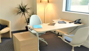 Location de bureau privatif équipé et lumineux au centre d'affaires BURO Club Vannes.