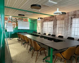 Salles de réunion dans un style industriel au sein du centre d'affaires BURO Club Dijon Cap Nord