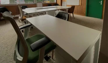 Bureaux équipés et lumineux deux postes dans le centre d'affaires BURO Club Dijon Cap Nord