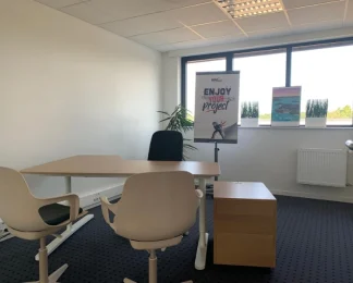 Bureau privatif équipé et lumineux en location au centre BURO Club Vannes Laroiseau