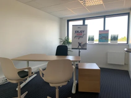 Bureau privatif équipé et lumineux en location au centre BURO Club Vannes Laroiseau