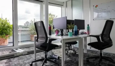Bureau 11m² 3 postes avec terrasse - BURO Club Issy les Moulineaux