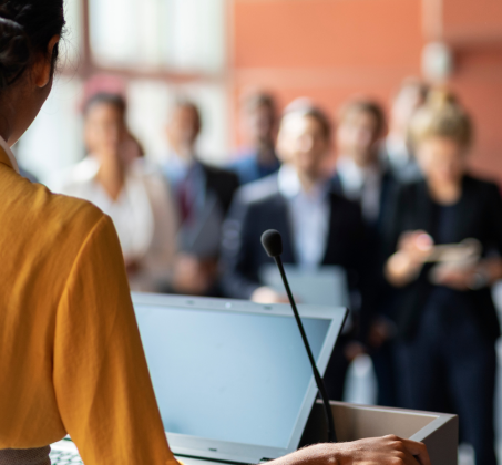 Parler en public : 5 astuces pour maîtriser l'art oratoire