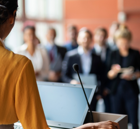 Parler en public : 5 astuces pour maîtriser l'art oratoire