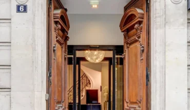 Entrée Centre Paris Champs Elysées