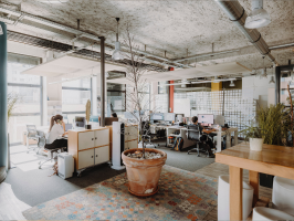 Espace de coworking lumineux - Centre BURO Club Partner Annecy