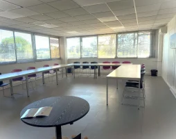 Salles de réunion lumineuse en disposé en U à BURO Club Partner Bordeaux Mérignac